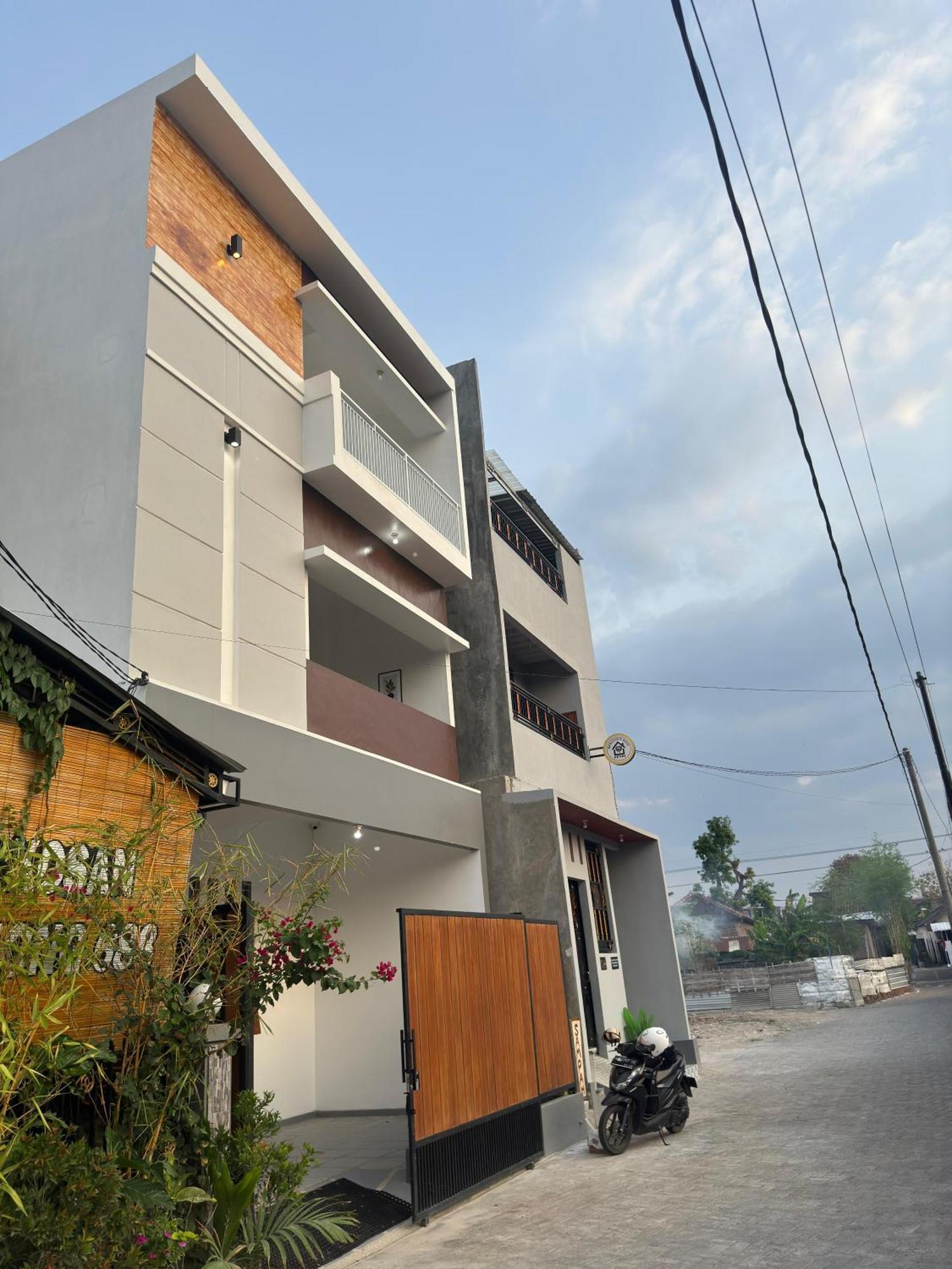 Han Gang Syariah Ponorogo Exterior photo